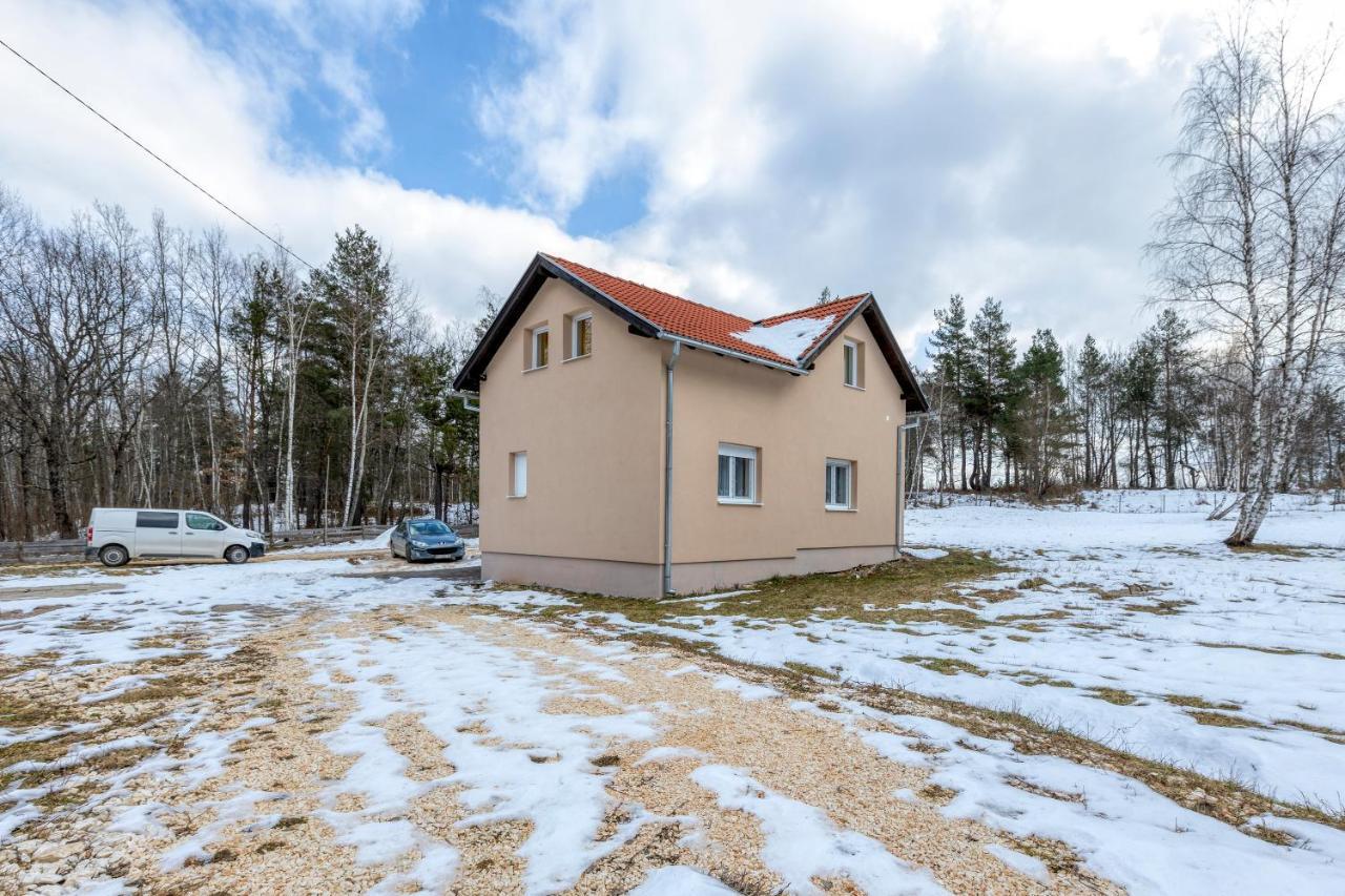 Apartman Vedro Polje Gospić Exterior foto