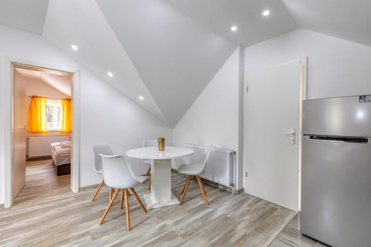 Apartman Vedro Polje Gospić Exterior foto