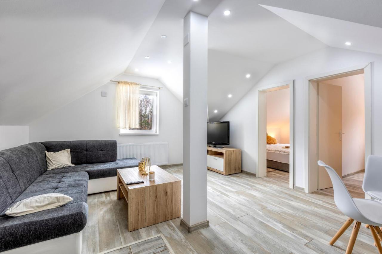 Apartman Vedro Polje Gospić Exterior foto